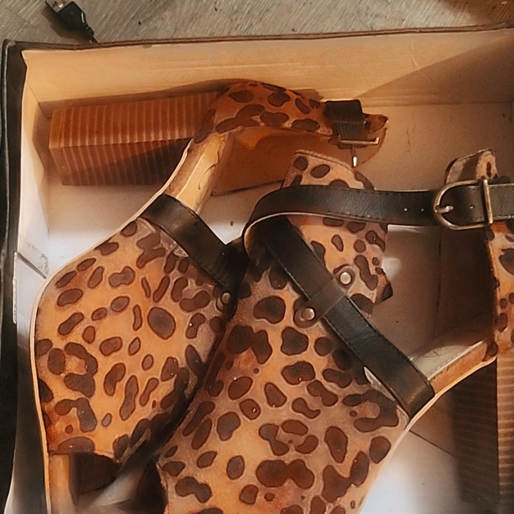 leopard print heels